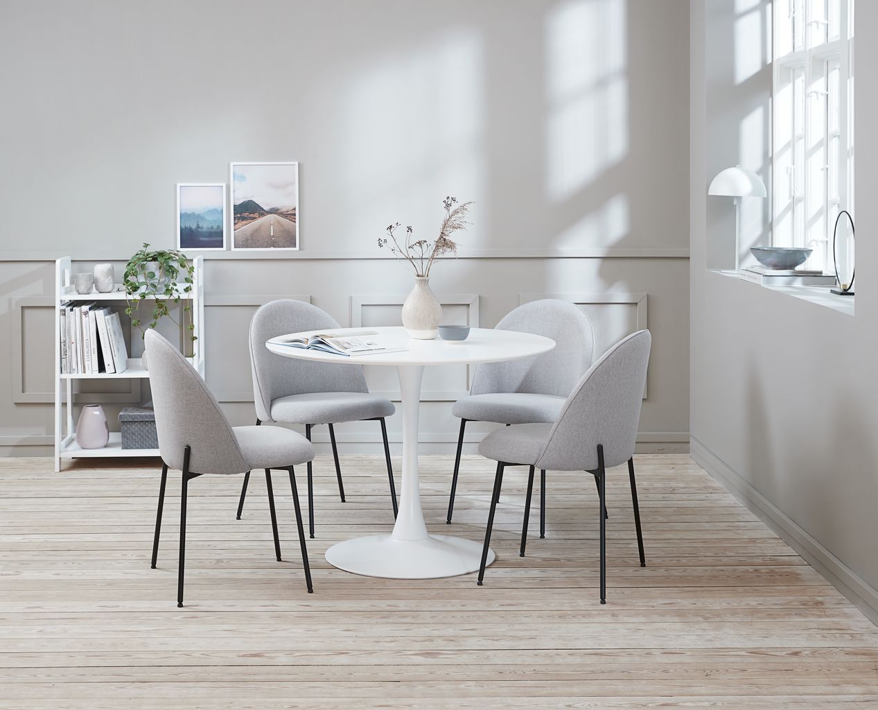 RINGSTED Ø100 hvid + 4 DYBVAD lysegrå RINGSTED Ø100 hvid + 4 DYBVAD lysegrå