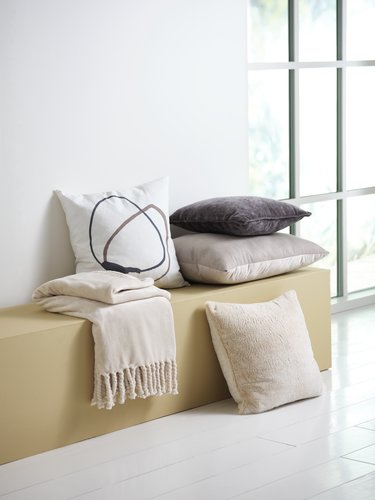 Ukrasna jastučnica POPPEL 50x50 bijela