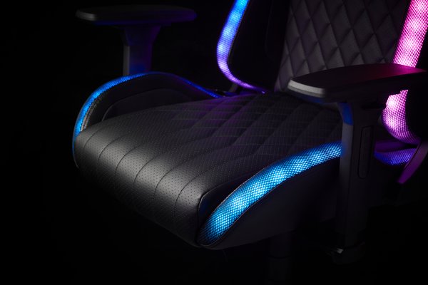 Gejmerska stolica RANUM sa LED crna vešt. koža/crna
