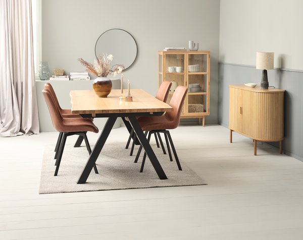 SANDBY L210 table chêne naturel + 4 HYGUM chaises cognac