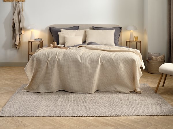 Bedspread KORNBLOMST 220x220 beige