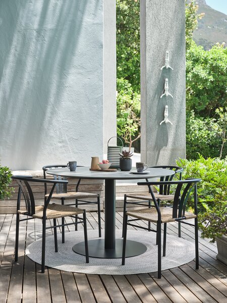 Table VAMDRUP Ø120 gris + 4 chaises de jardin TAGMARK noir