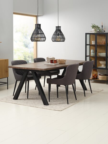 SANDBY L210 table chêne foncé + 4 PEBRINGE gris/noir