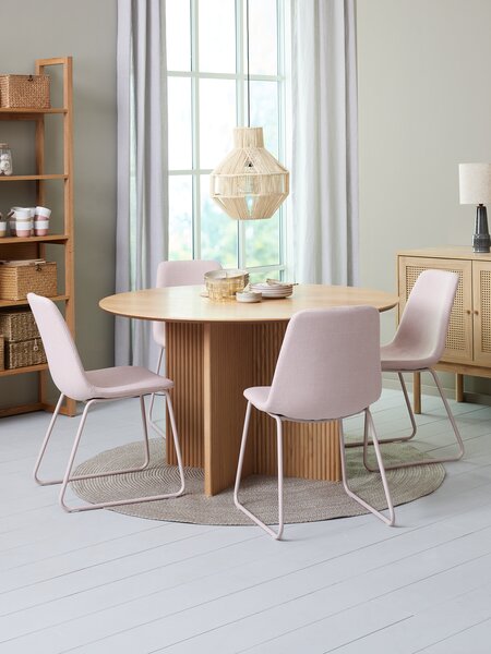 Table VESTERBORG Ø130 chêne + 4 chaises SEJLSTRUP rose clair