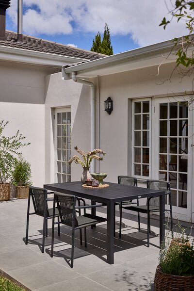 Puutarhapöytä MADERUP L90xP150 musta